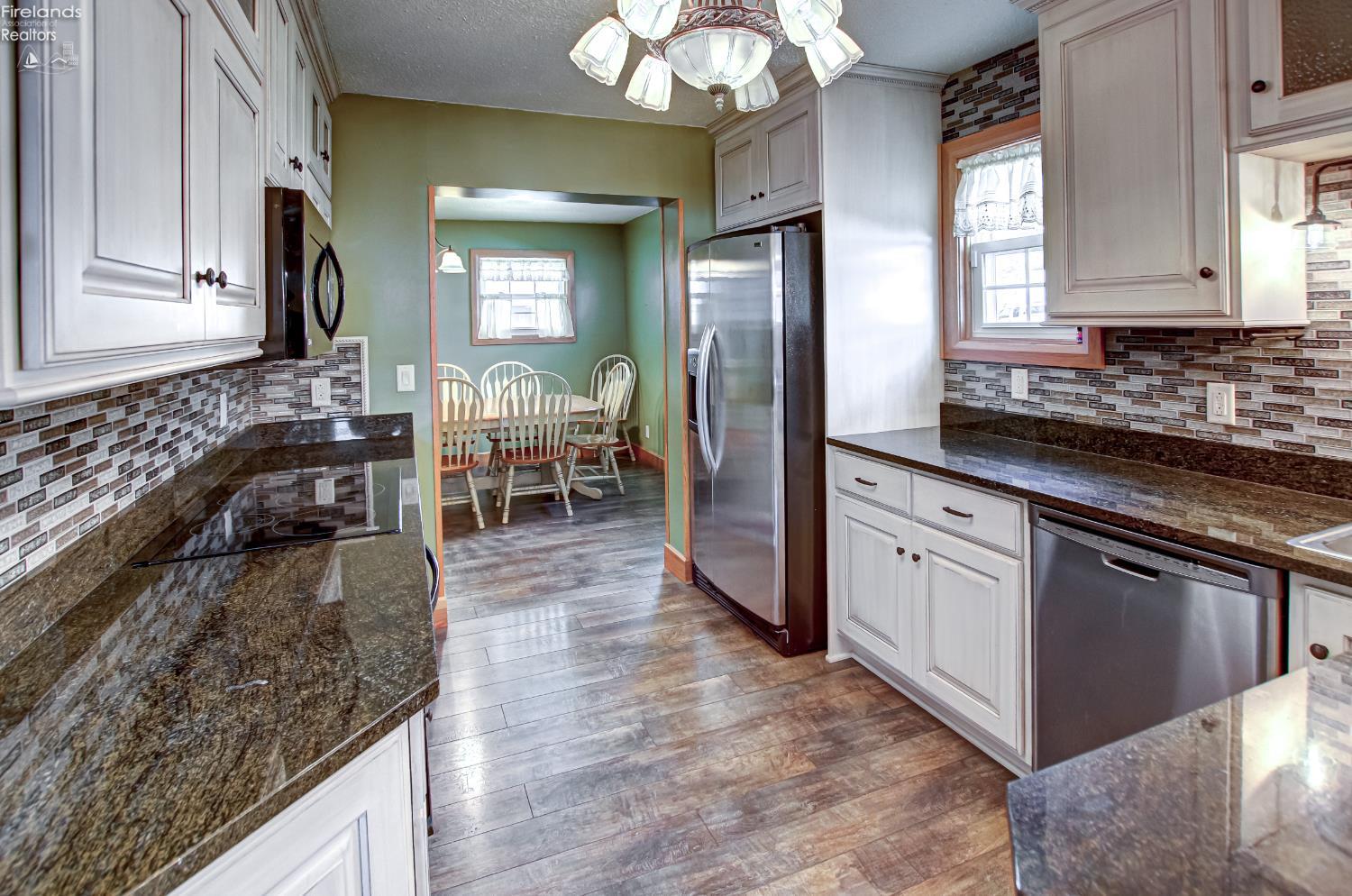 5475 E Mabel Drive, Port Clinton, Texas image 10