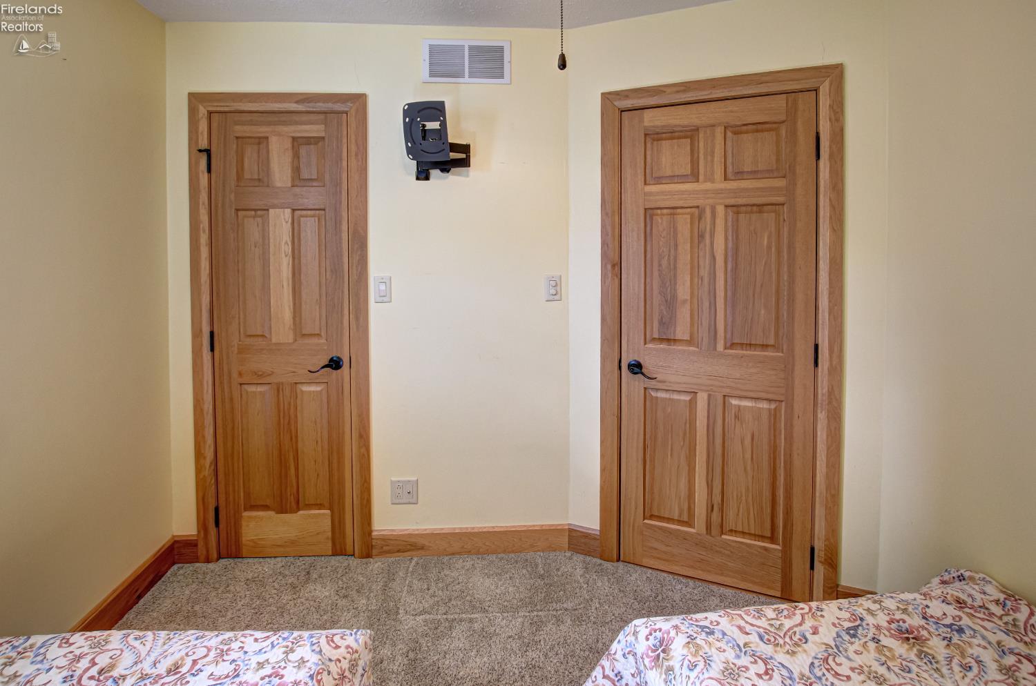 5475 E Mabel Drive, Port Clinton, Texas image 22