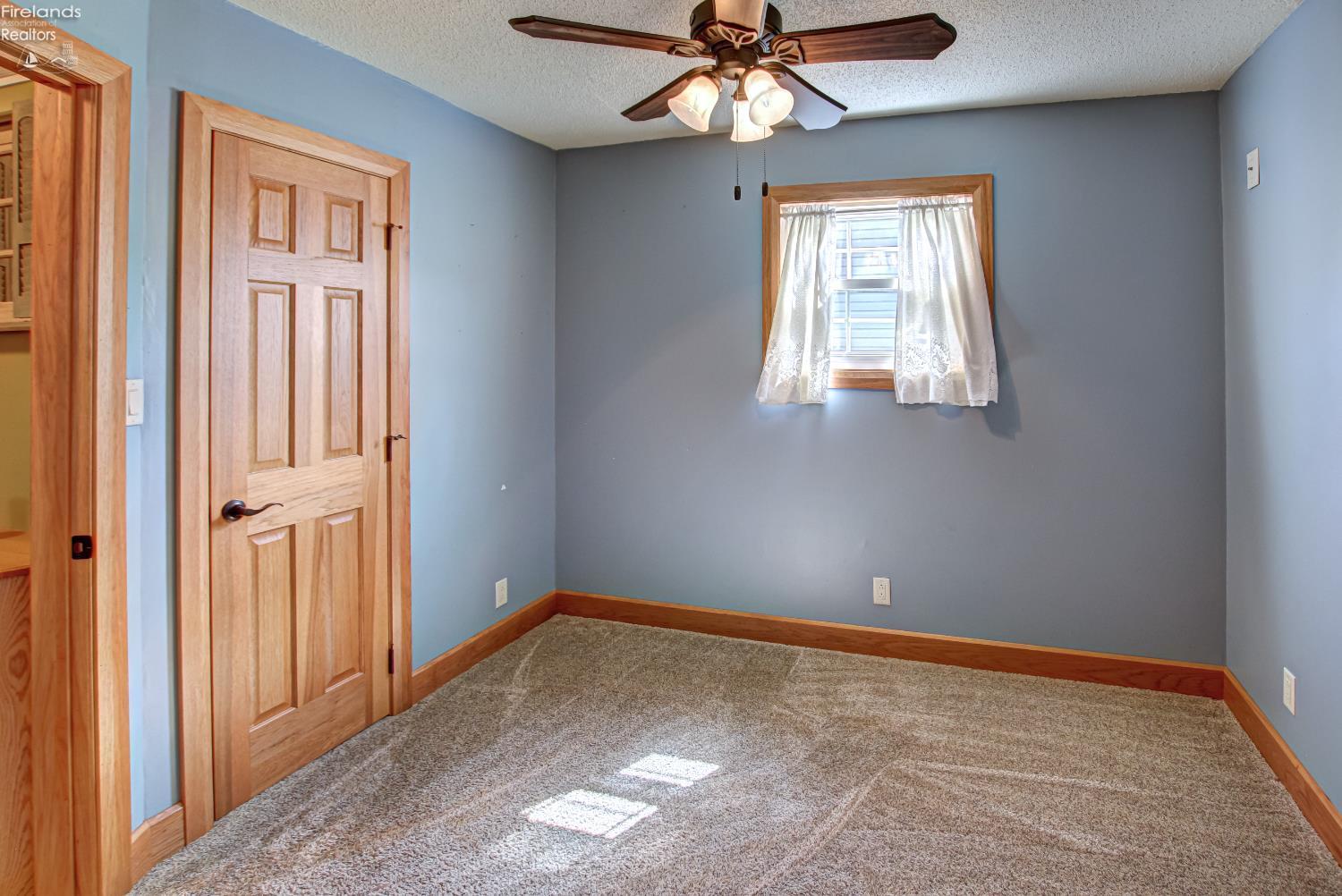 5475 E Mabel Drive, Port Clinton, Texas image 25