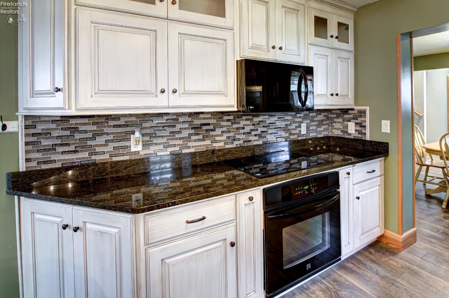 5475 E Mabel Drive, Port Clinton, Texas image 14