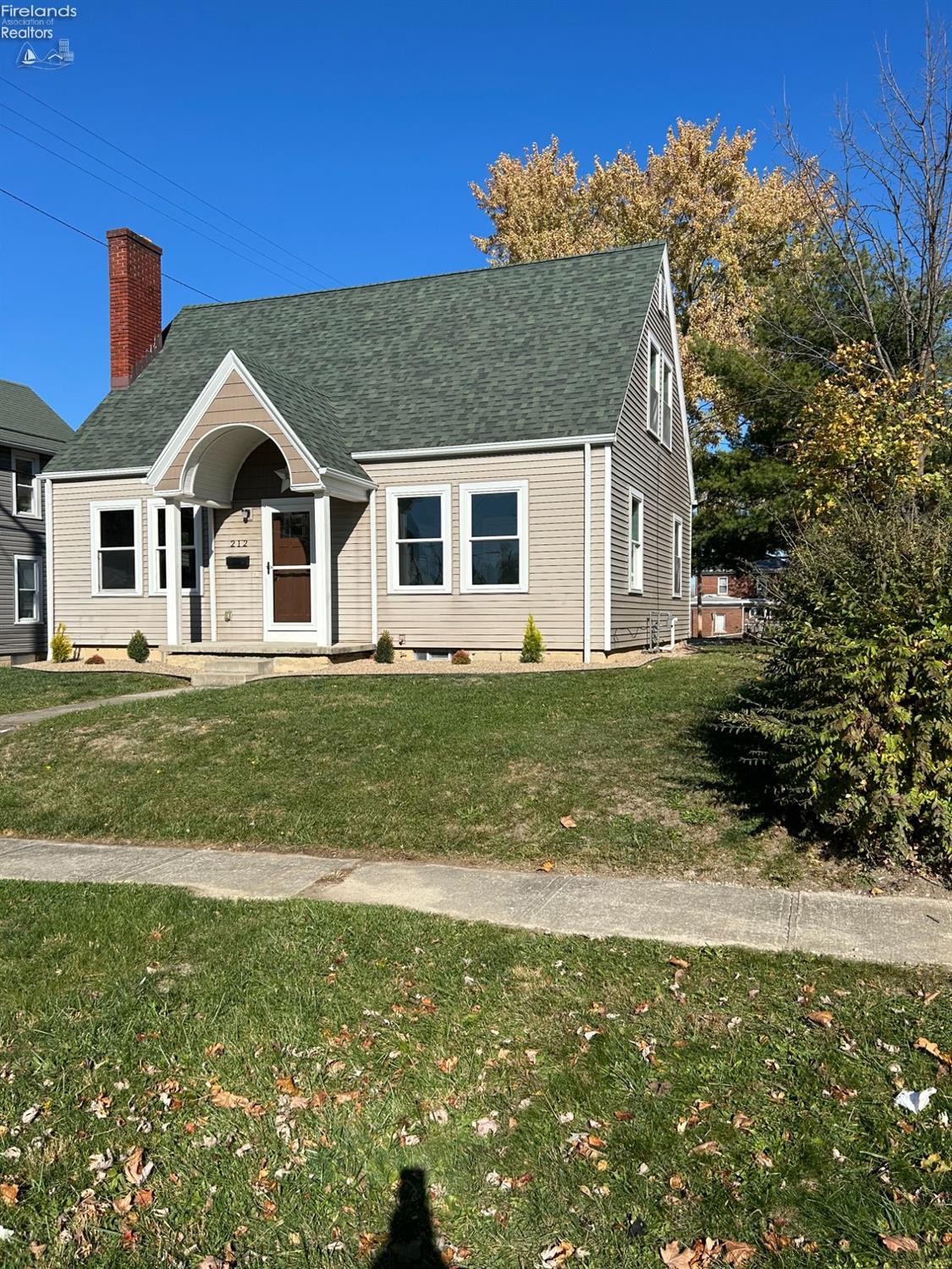 212 W Emerald Street, Willard, Ohio image 3