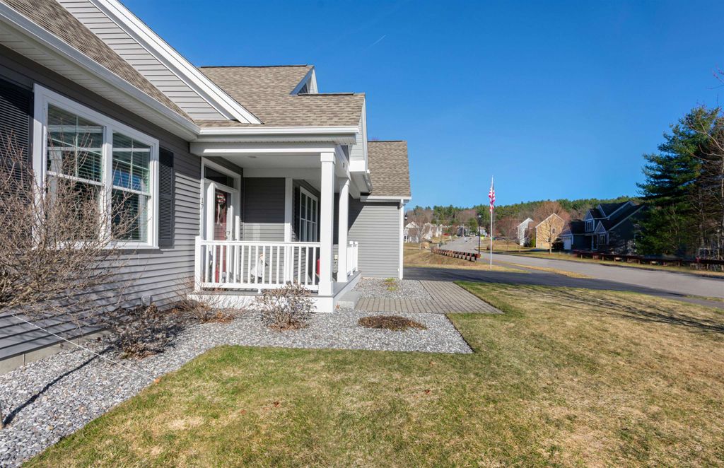 Photo of 17 Legacy Drive, Nashua, NH 03062 (MLS # 5081156)