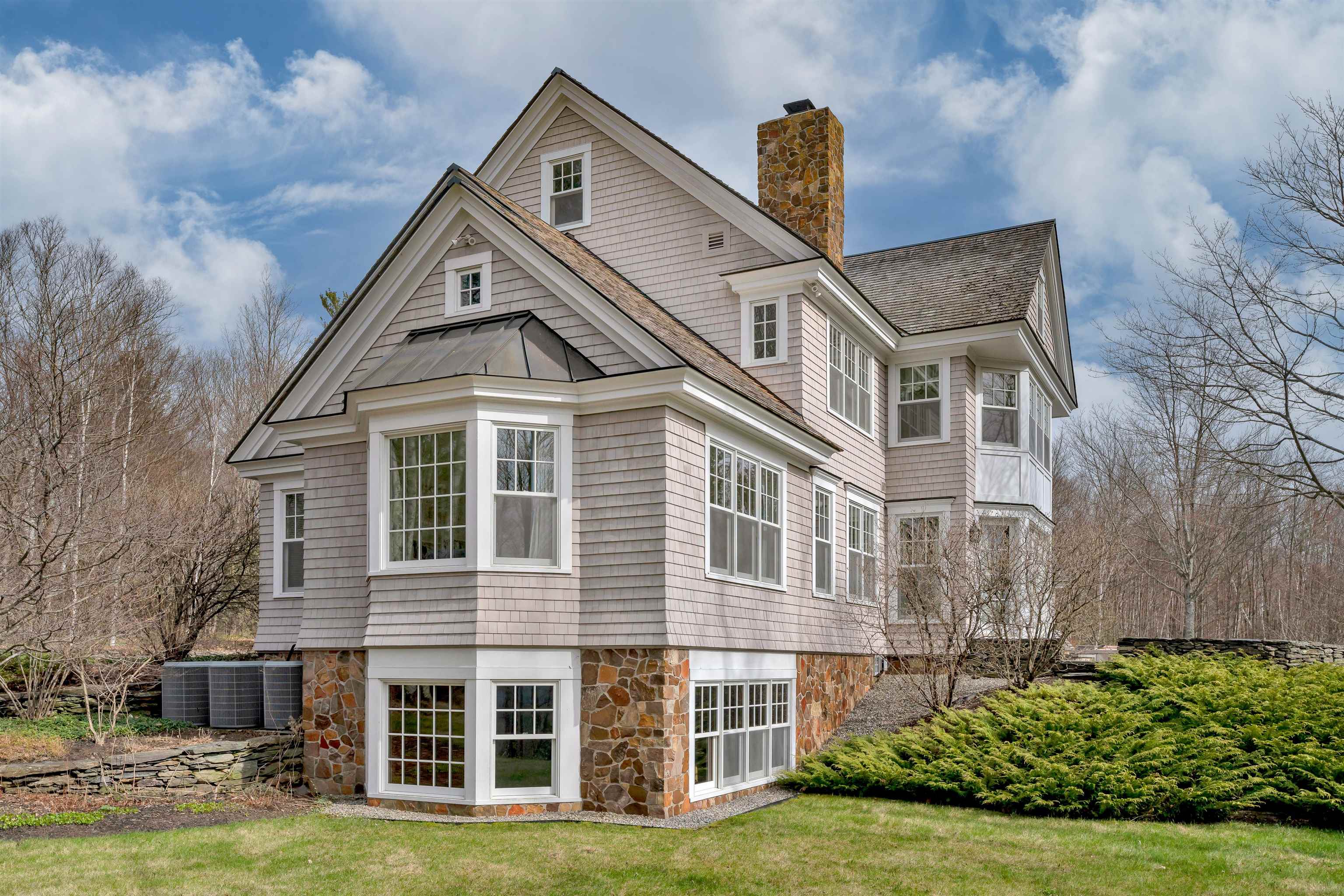 601 Sarum Hill Lane