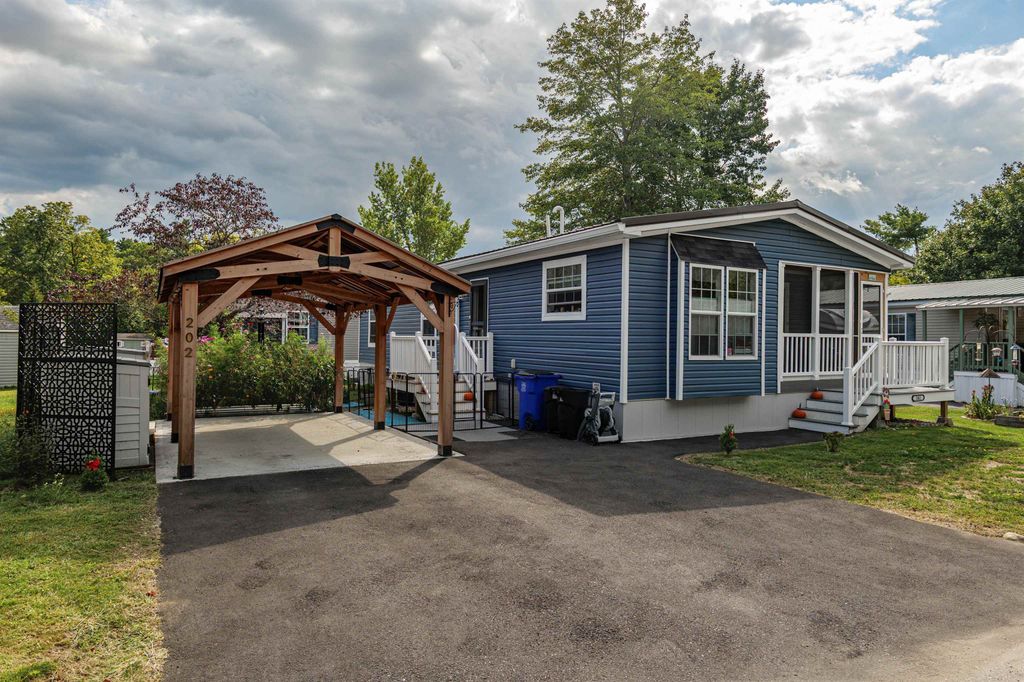 Photo of 202 Robinhood Drive, Exeter, NH 03833 (MLS # 5061507)