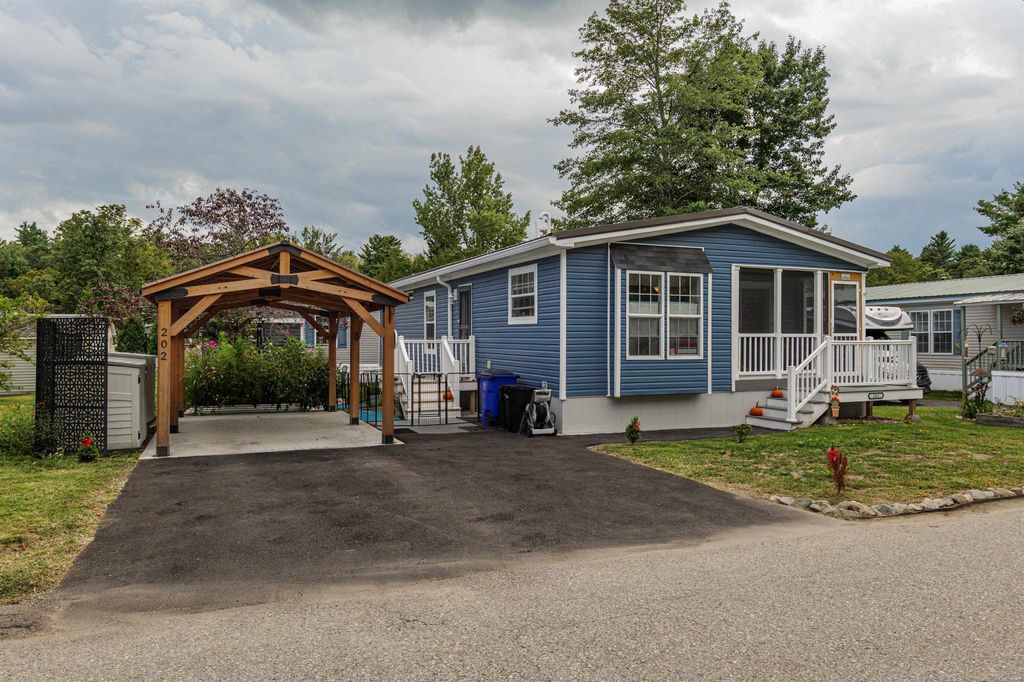Photo of 202 Robinhood Drive, Exeter, NH 03833 (MLS # 5061507)