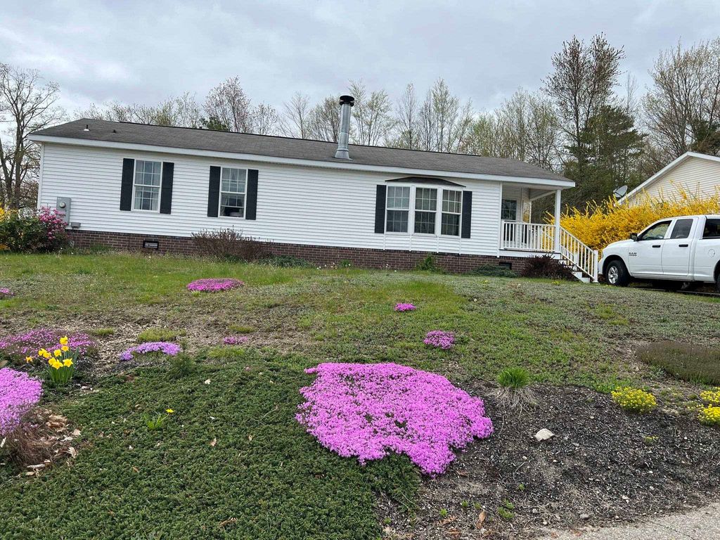 Photo of 18 Ivy Lane, Farmington, NH 03835 (MLS # 5074790)