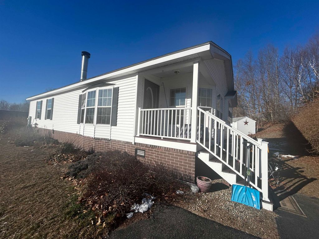 Photo of 18 Ivy Lane, Farmington, NH 03835 (MLS # 5074790)