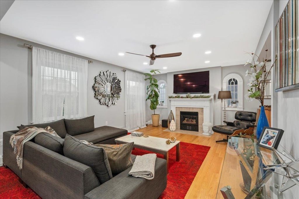 Photo of 165 Taylor Street, Manchester, NH 03103 (MLS # 5065069)