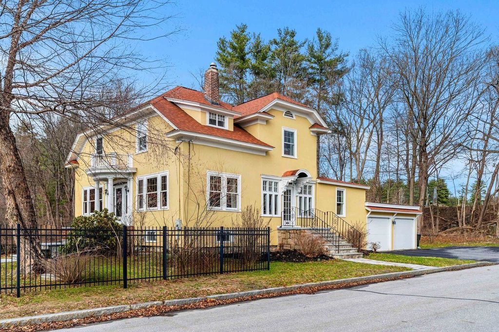 Photo of 483 Walnut Street, Manchester, NH 03104 (MLS # 5082956)