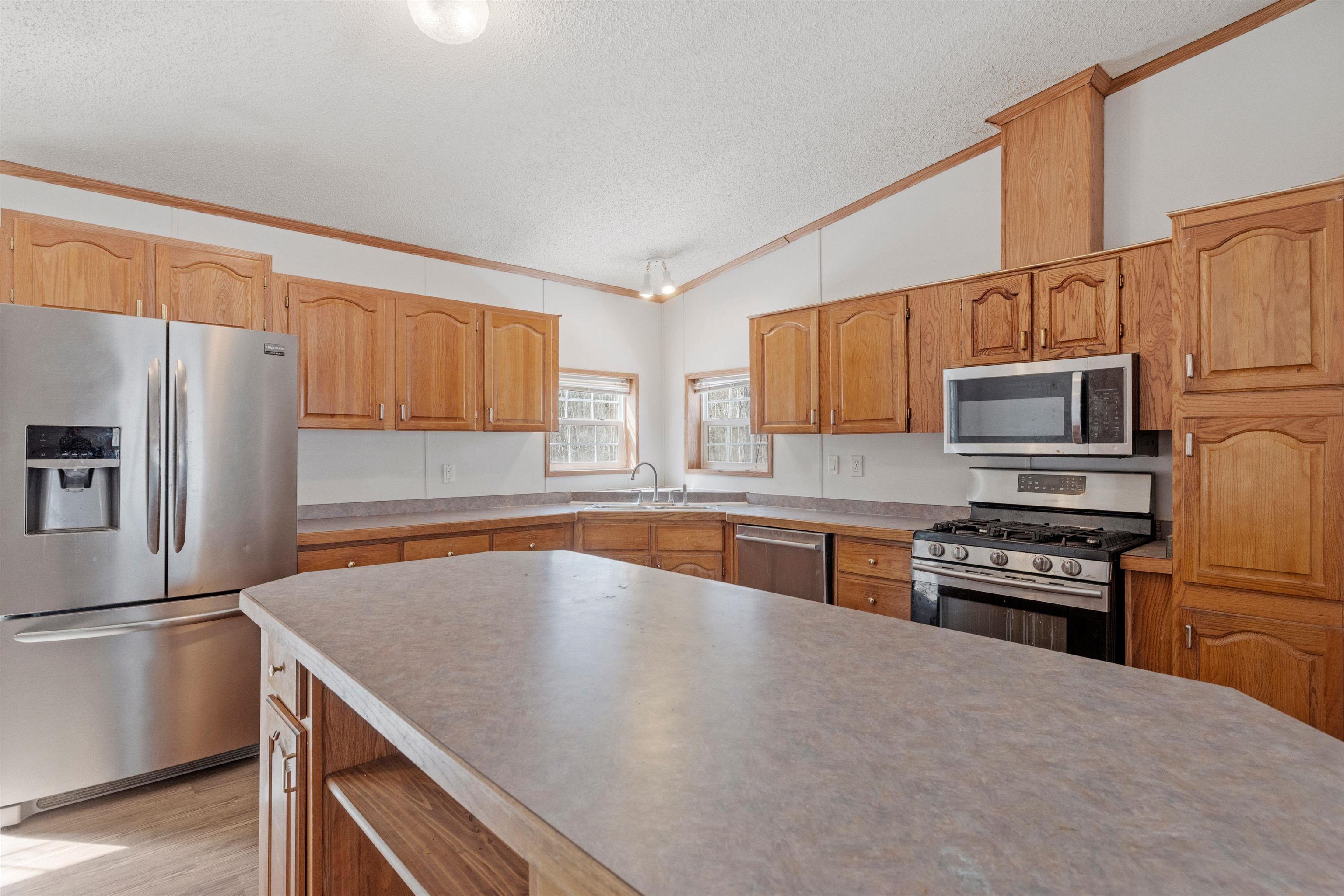 Barnstead, New Hampshire 03225, United States, 3 Bedrooms Bedrooms, ,2 BathroomsBathrooms,Residential,Active,96639