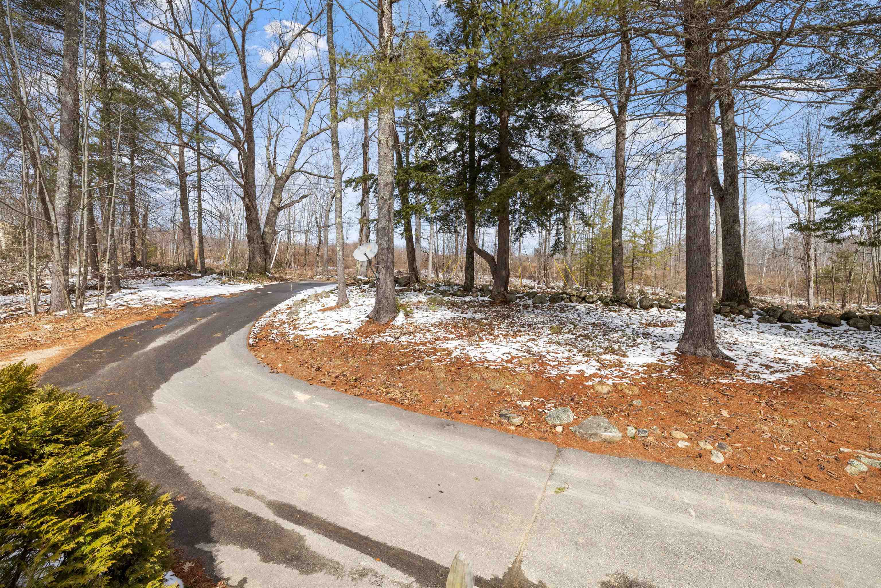 Barnstead, New Hampshire 03225, United States, 3 Bedrooms Bedrooms, ,2 BathroomsBathrooms,Residential,Active,96639