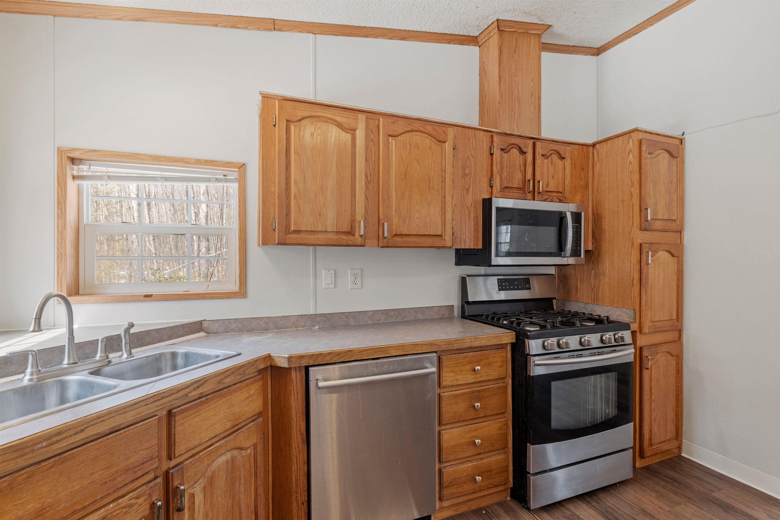 Barnstead, New Hampshire 03225, United States, 3 Bedrooms Bedrooms, ,2 BathroomsBathrooms,Residential,Active,96639