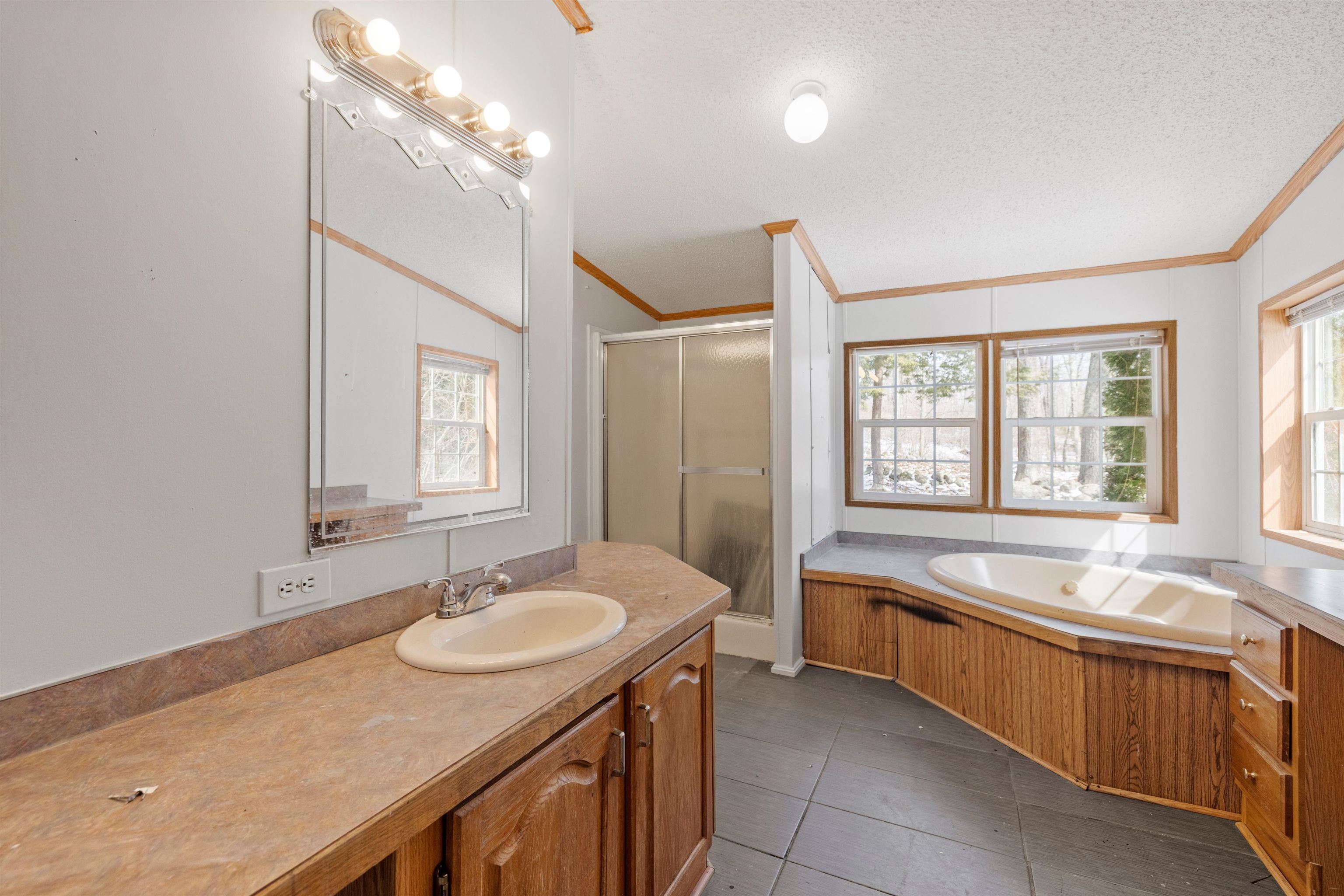 Barnstead, New Hampshire 03225, United States, 3 Bedrooms Bedrooms, ,2 BathroomsBathrooms,Residential,Active,96639