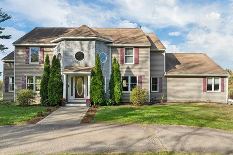 Photo of 177 Columbus Avenue, Dover, NH 03820 (MLS # 5087910)