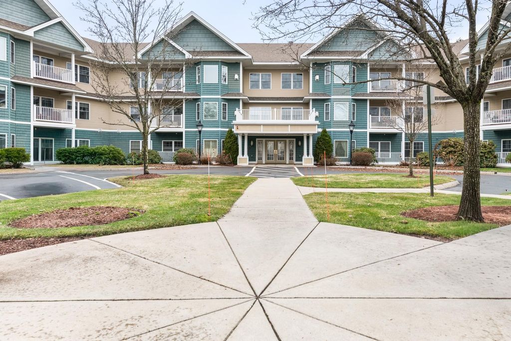 Photo of 65 Hawthorne Drive #Unit 316, Bedford, NH 03110 (MLS # 5081831)