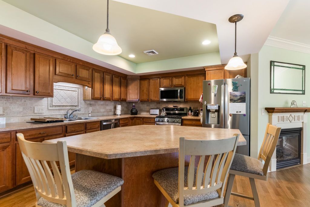 Photo of 65 Hawthorne Drive #Unit 316, Bedford, NH 03110 (MLS # 5081831)