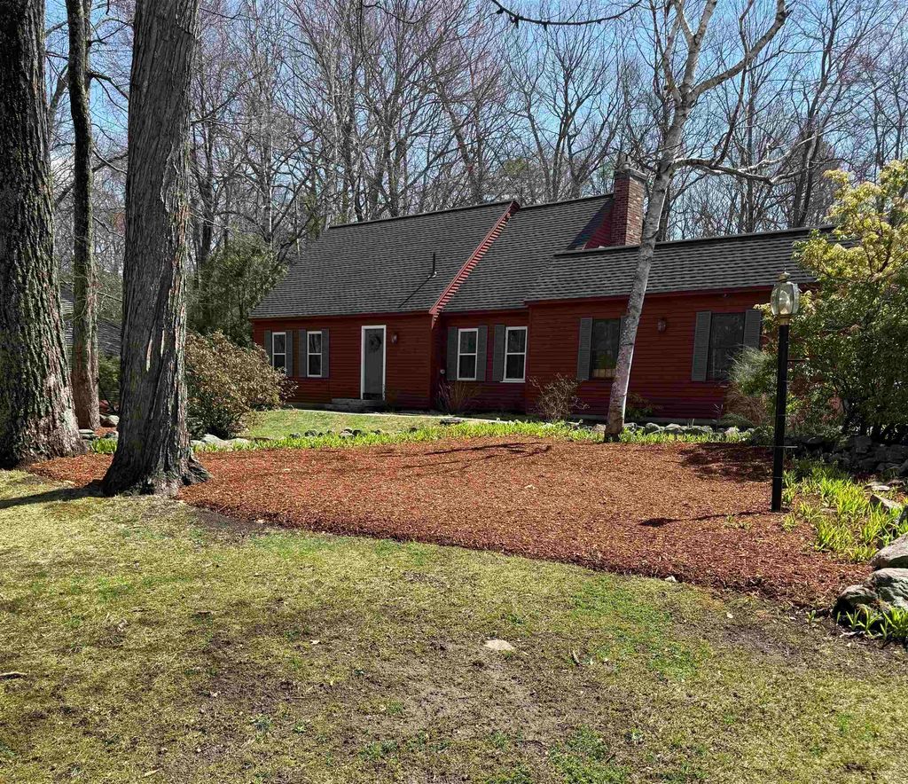 Photo of 26 Wedgewood Drive, Londonderry, NH 03053 (MLS # 5083727)