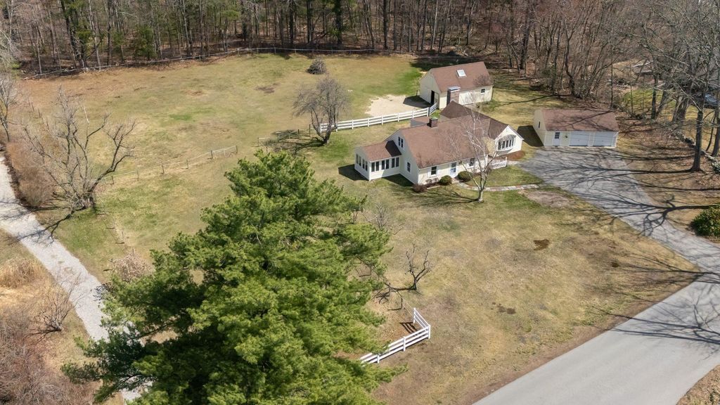 Photo of 12 Miltimore Road, Derry, NH 03038 (MLS # 5084020)