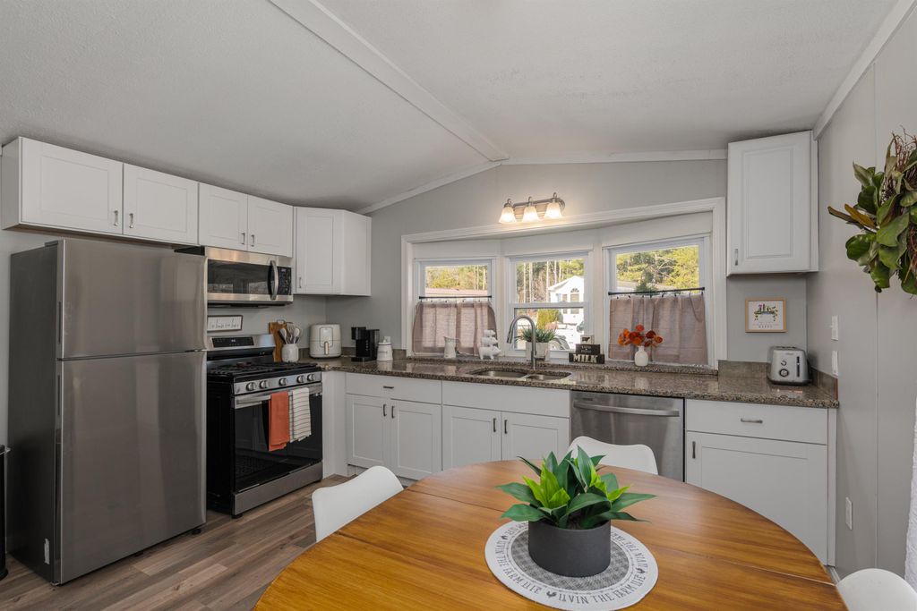 Photo of 7 Lynn Lane, Rochester, NH 03867 (MLS # 5079511)