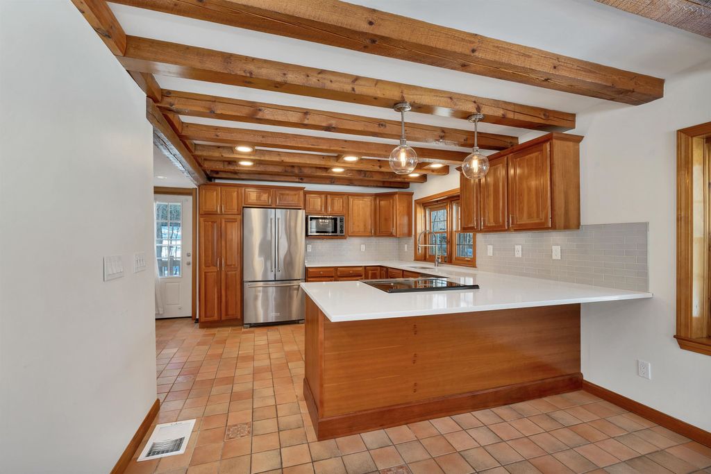 Photo of 124 Hovey Road, Londonderry, NH 03053 (MLS # 5078464)