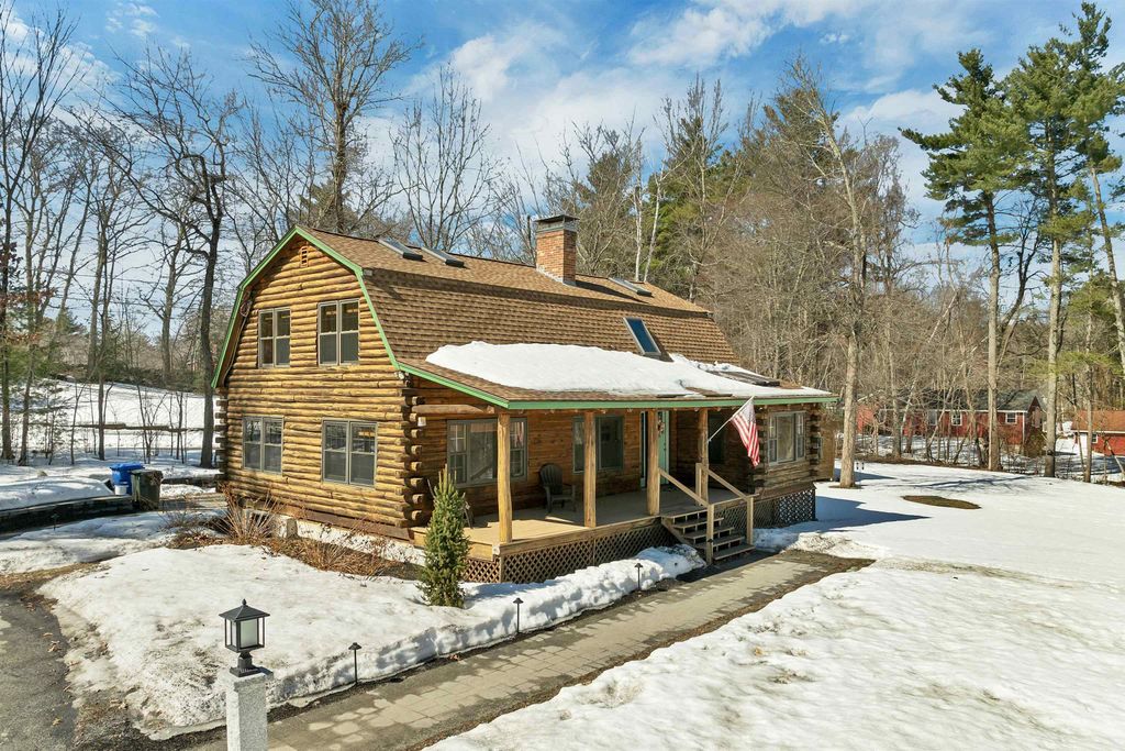 Photo of 124 Hovey Road, Londonderry, NH 03053 (MLS # 5078464)
