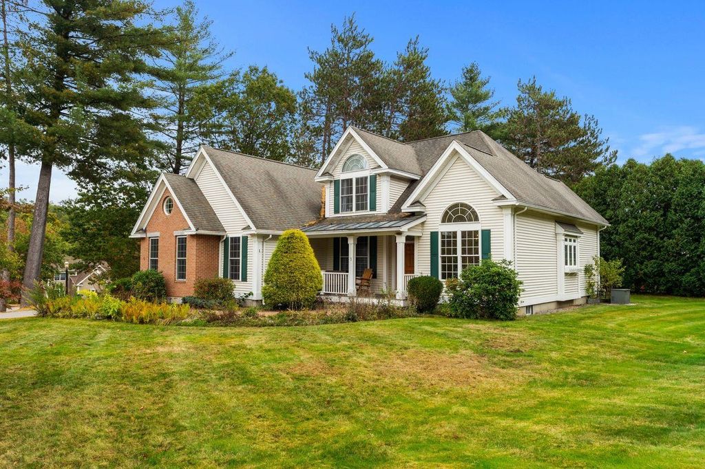 Photo of 5 Sunrise Boulevard, Hooksett, NH 03106 (MLS # 5066788)