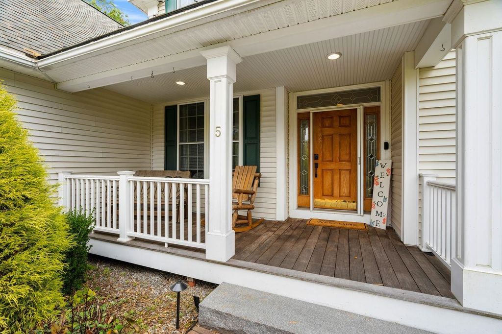 Photo of 5 Sunrise Boulevard, Hooksett, NH 03106 (MLS # 5066788)