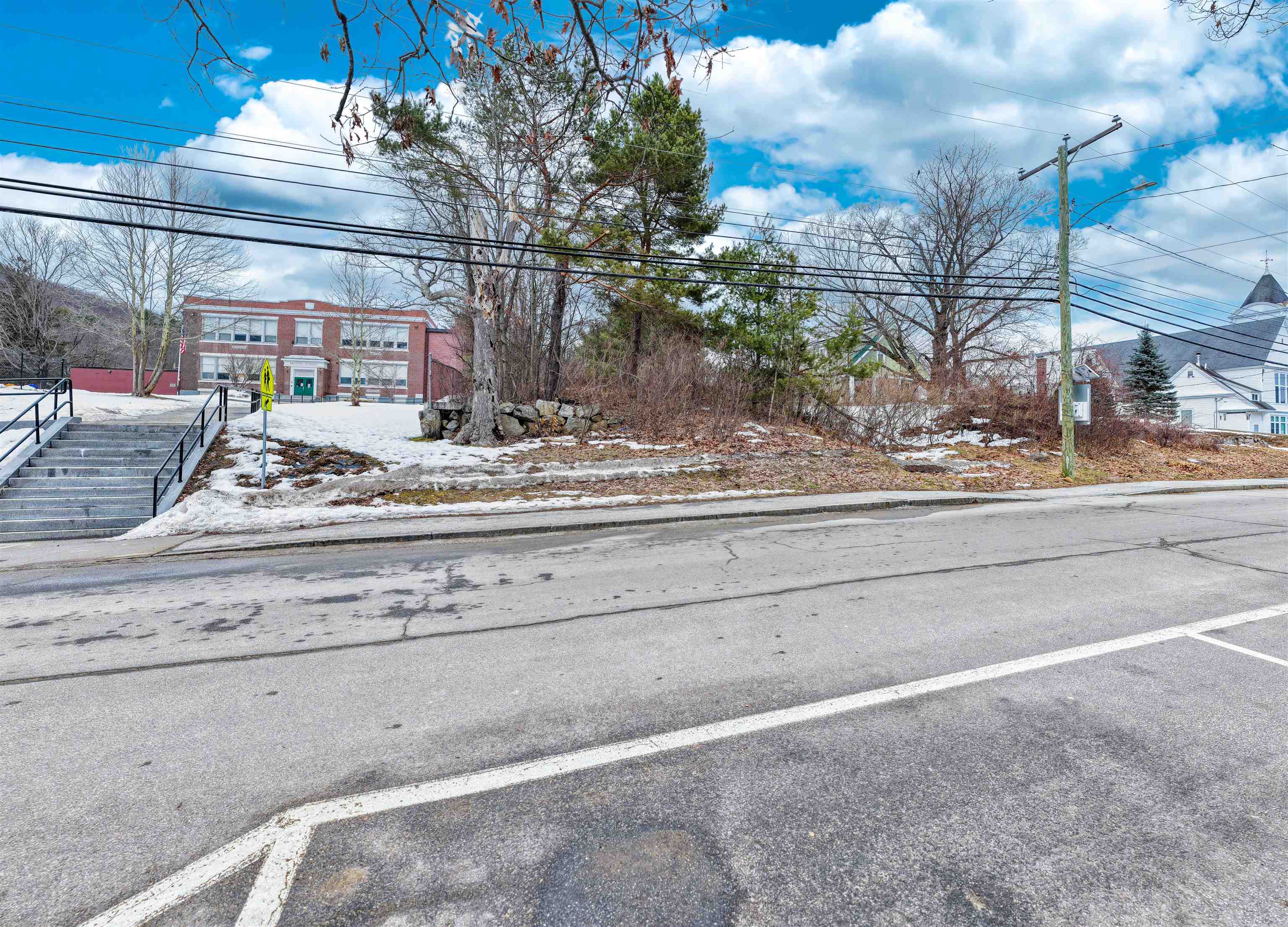 TM 114-006 North Main Street