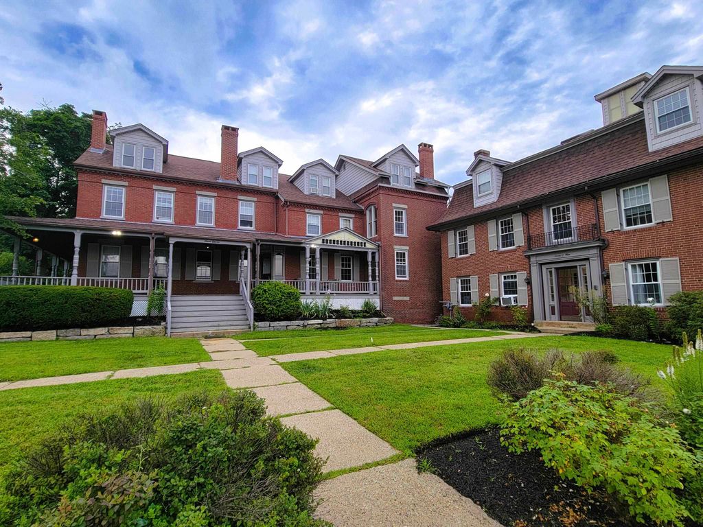 Photo of 713 Central Avenue #3, Dover, NH 03820 (MLS # 5075615)