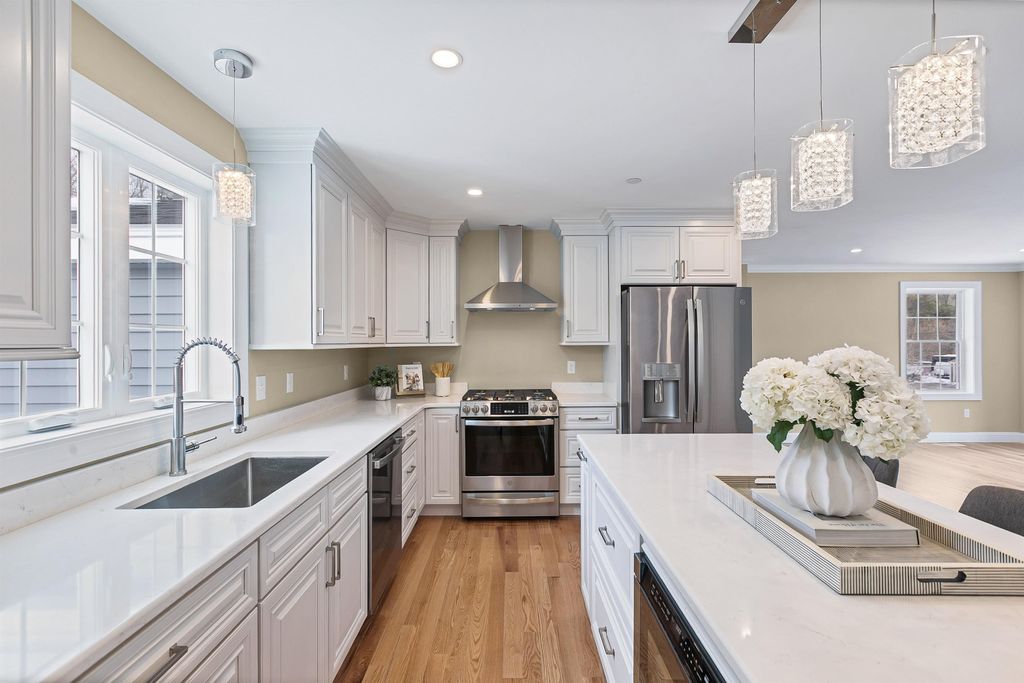 Photo of 343 Island Pond Road, Derry, NH 03038 (MLS # 5073251)