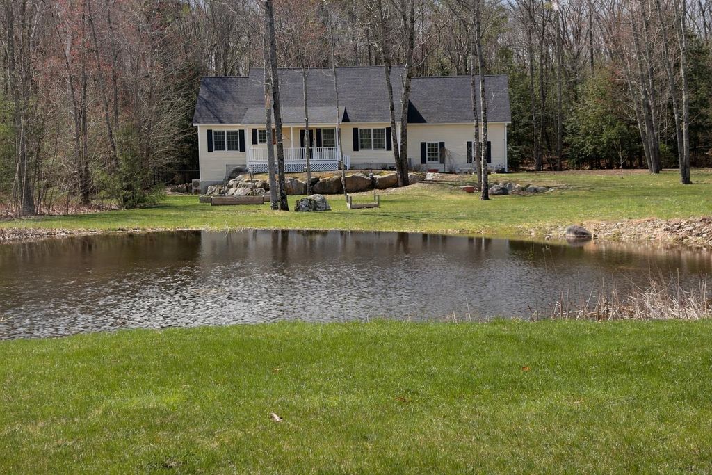 Photo of 31 Ingalls Terrace, Alton, NH 03809 (MLS # 5084594)
