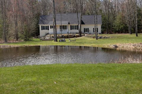Photo of 31 Ingalls Terrace, Alton, NH 03809 (MLS # 5084594)