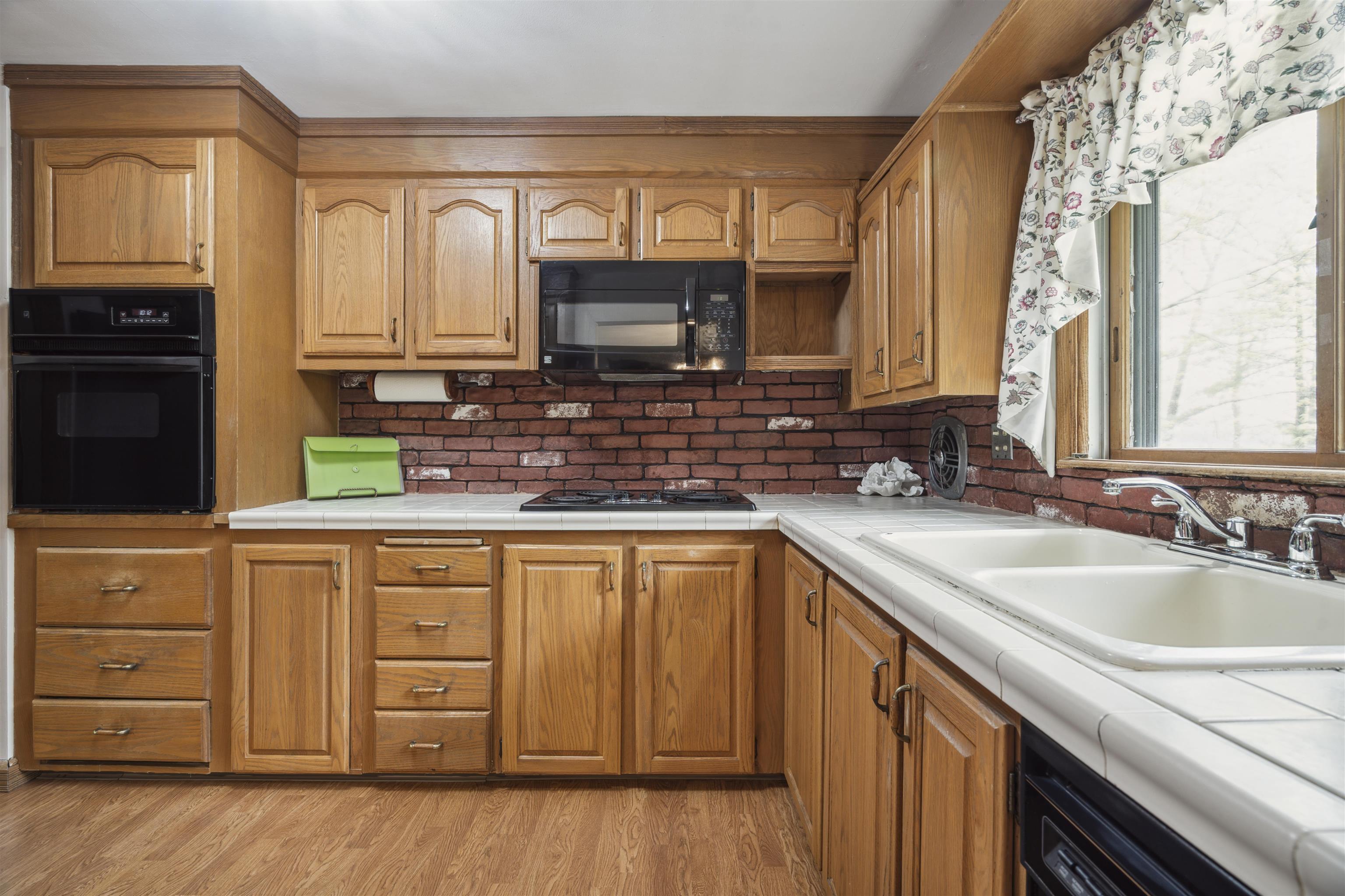 11 Royal Oaks Drive