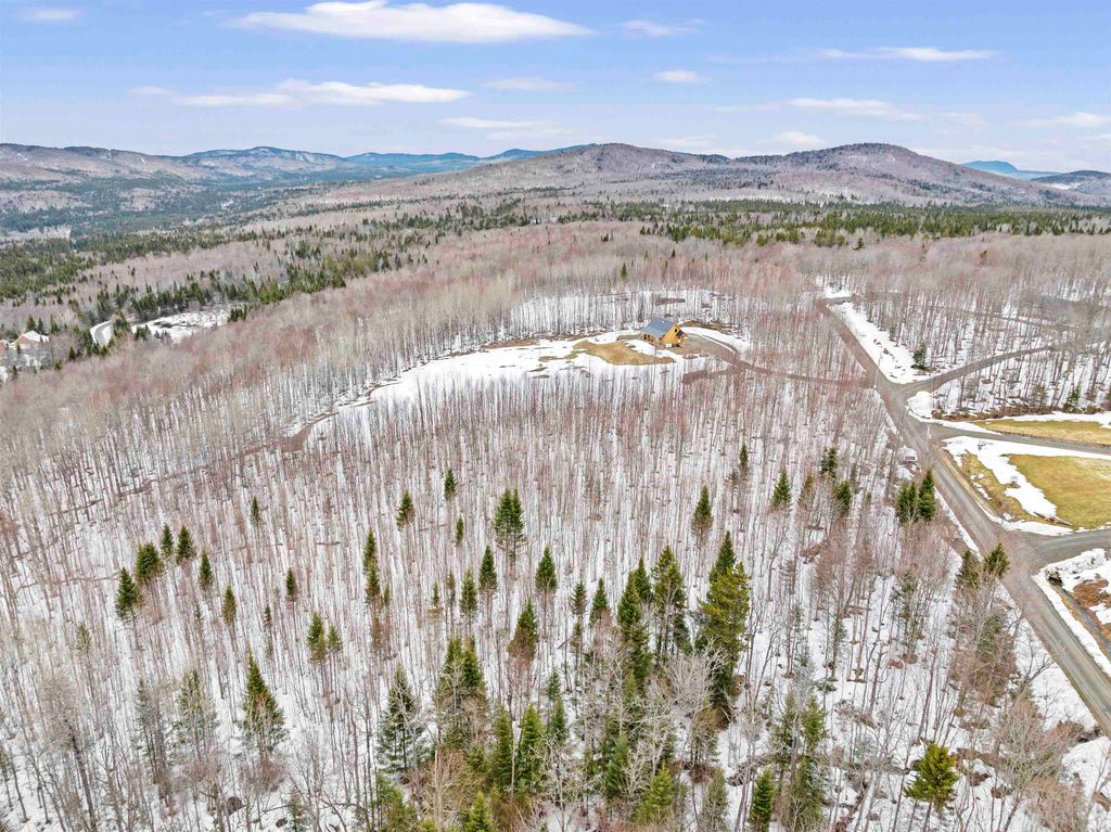 Photo of 5 Lonny Demmons Road, Pittsburg, NH 03592 (MLS # 5082410)