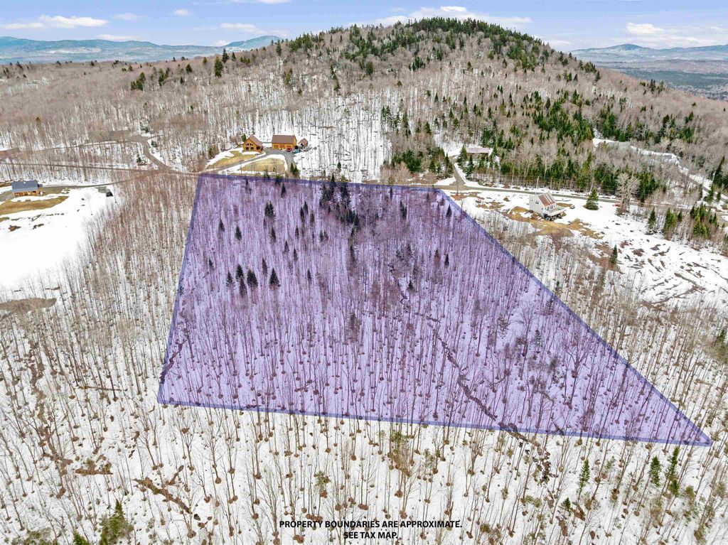 Photo of 5 Lonny Demmons Road, Pittsburg, NH 03592 (MLS # 5082410)