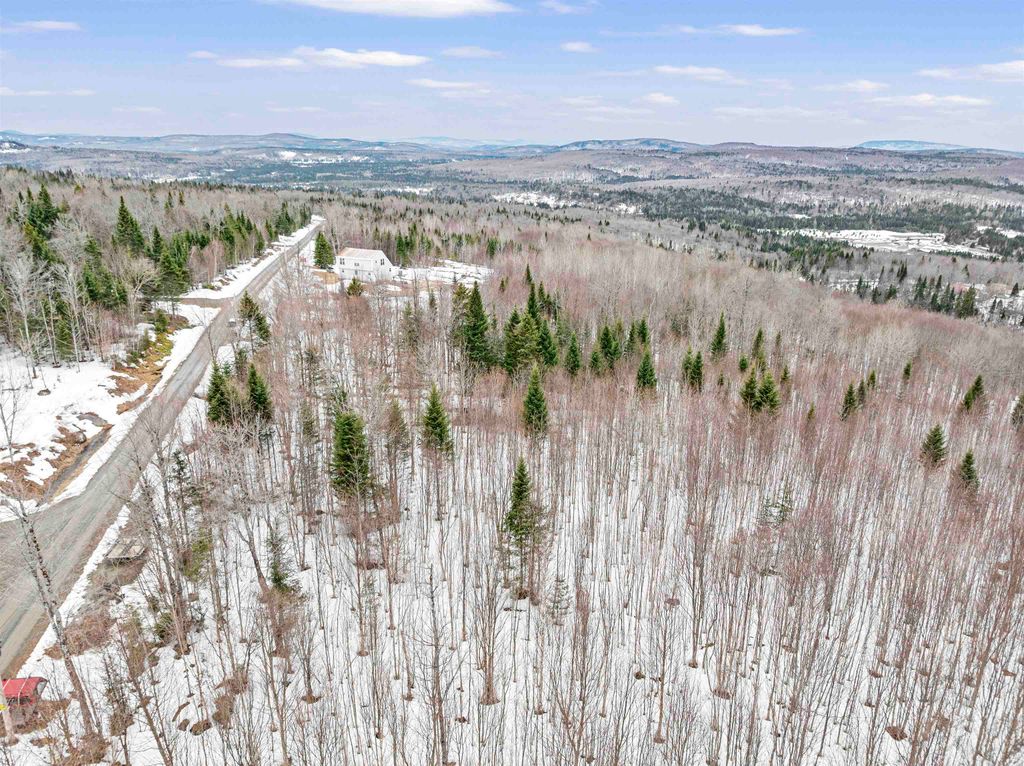 Photo of 5 Lonny Demmons Road, Pittsburg, NH 03592 (MLS # 5082410)