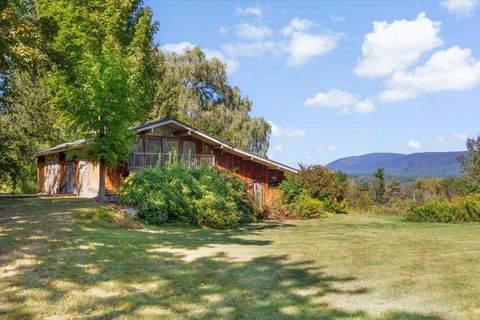 165 Pippin Knoll Bennington VT 05201