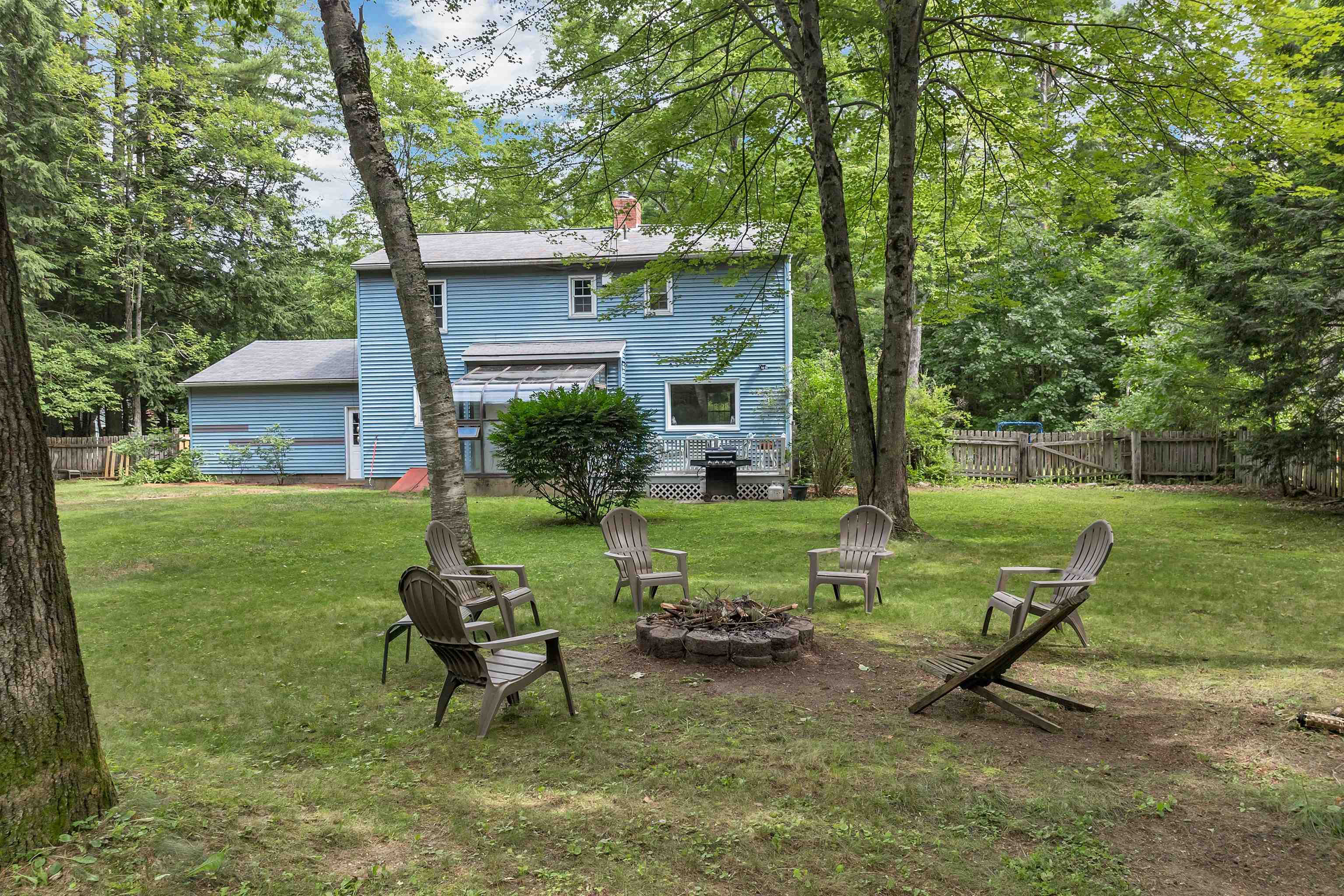 Hopkinton, New Hampshire 03229, United States, 3 Bedrooms Bedrooms, ,3 BathroomsBathrooms,Residential,Active,168595