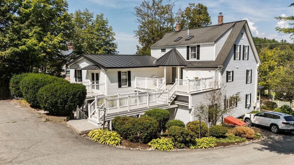 Photo of 14 Lake Avenue #4, Sunapee, NH 03782 (MLS # 5057018)