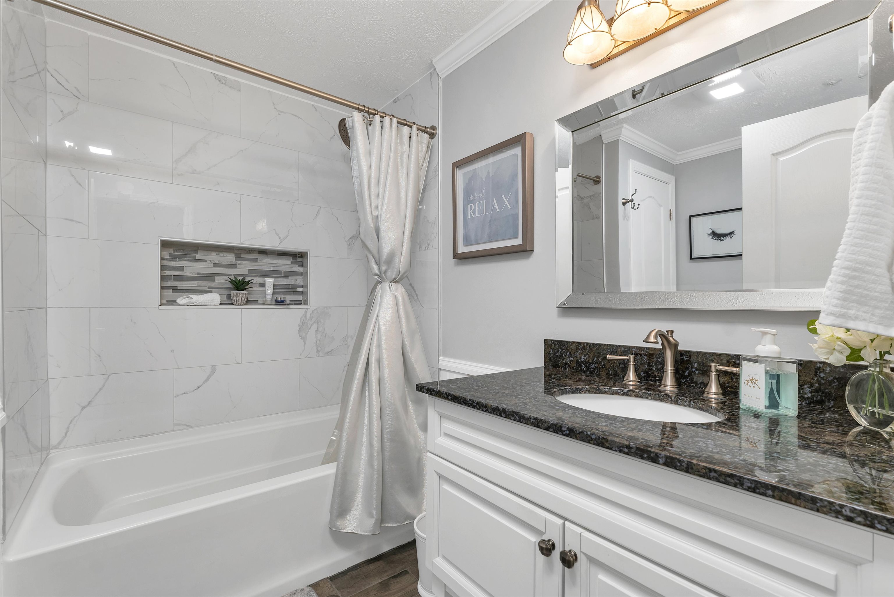 Bedford, New Hampshire 03110, United States, 2 Bedrooms Bedrooms, ,2 BathroomsBathrooms,Residential,Pending,123014