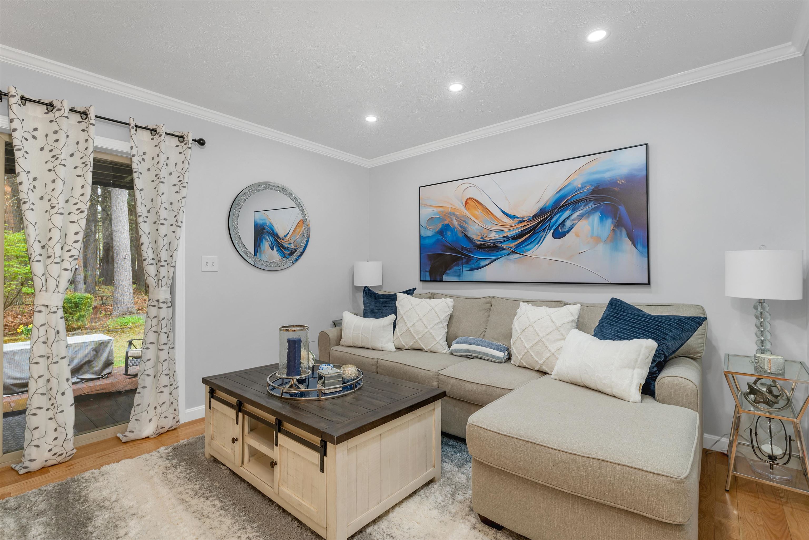 Bedford, New Hampshire 03110, United States, 2 Bedrooms Bedrooms, ,2 BathroomsBathrooms,Residential,Pending,123014