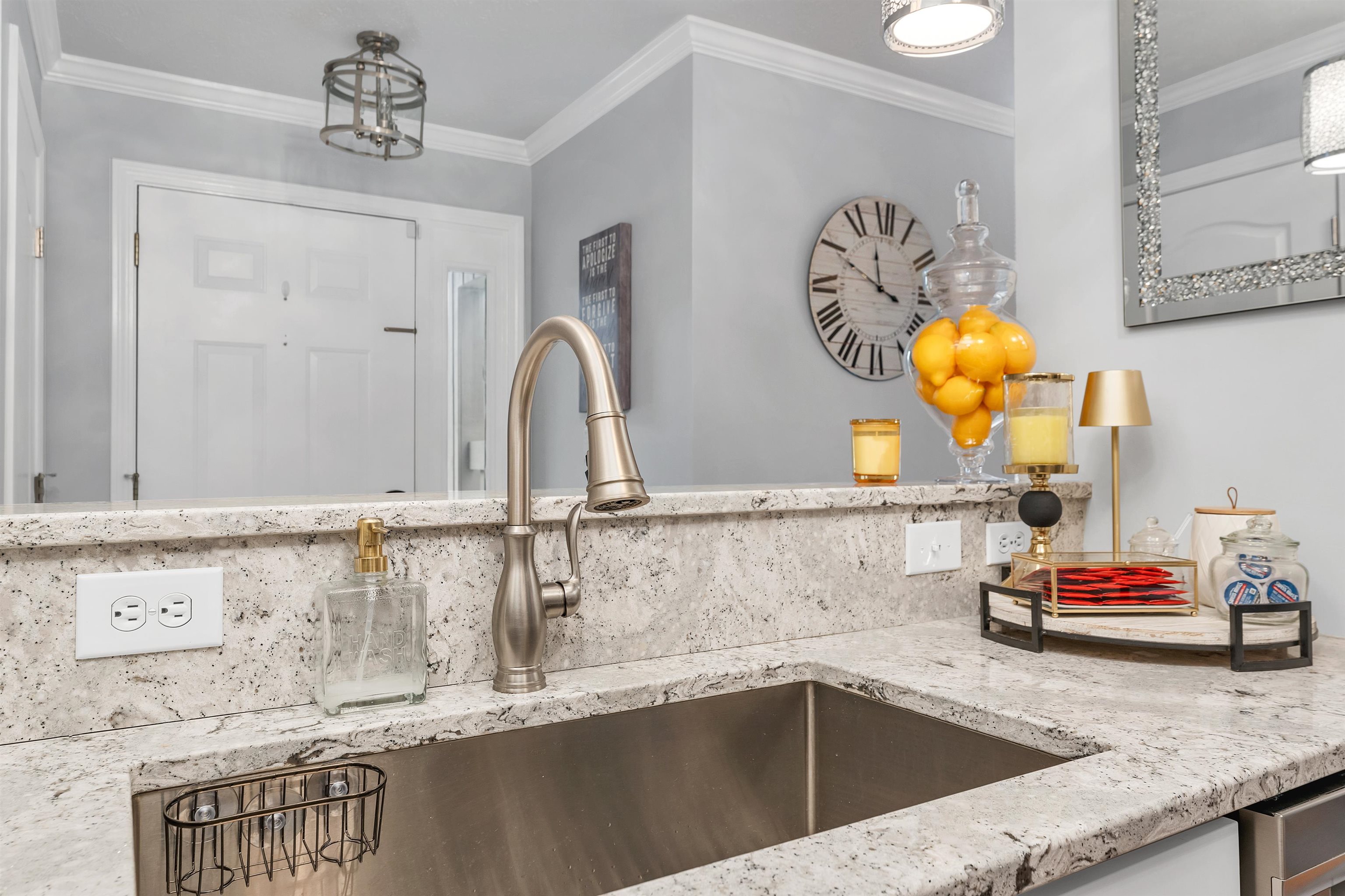 Bedford, New Hampshire 03110, United States, 2 Bedrooms Bedrooms, ,2 BathroomsBathrooms,Residential,Pending,123014