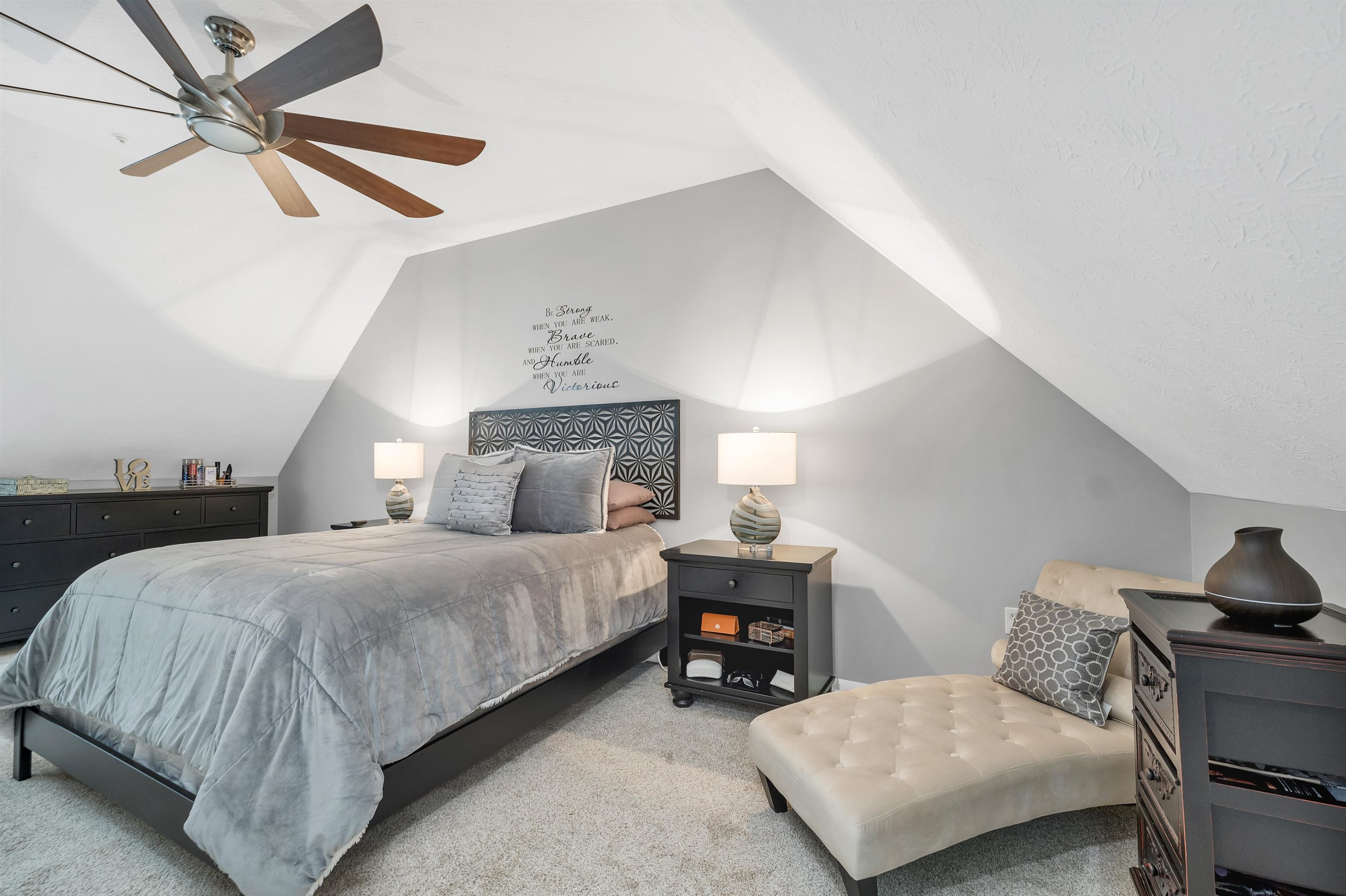 Bedford, New Hampshire 03110, United States, 2 Bedrooms Bedrooms, ,2 BathroomsBathrooms,Residential,Pending,123014