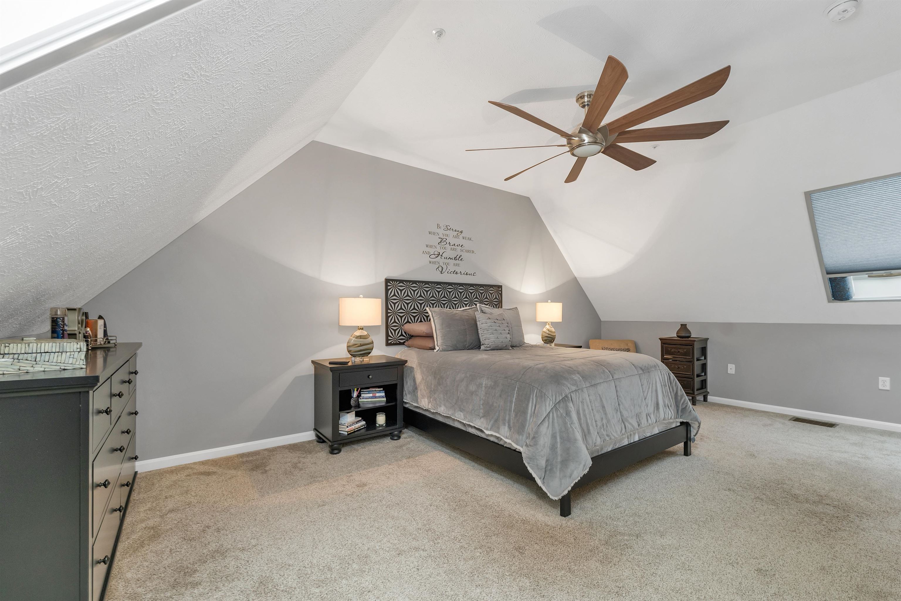 Bedford, New Hampshire 03110, United States, 2 Bedrooms Bedrooms, ,2 BathroomsBathrooms,Residential,Pending,123014