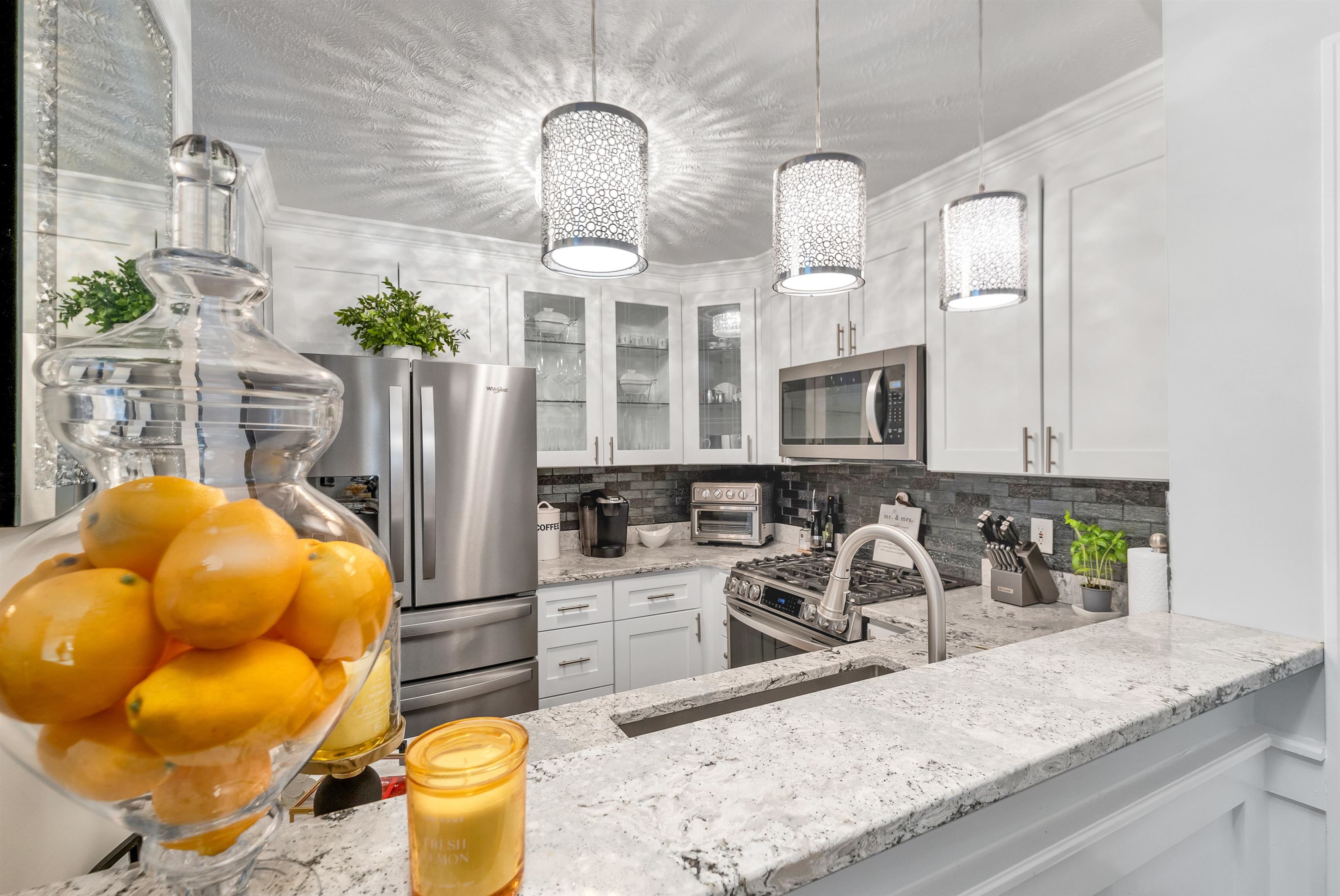 Bedford, New Hampshire 03110, United States, 2 Bedrooms Bedrooms, ,2 BathroomsBathrooms,Residential,Pending,123014