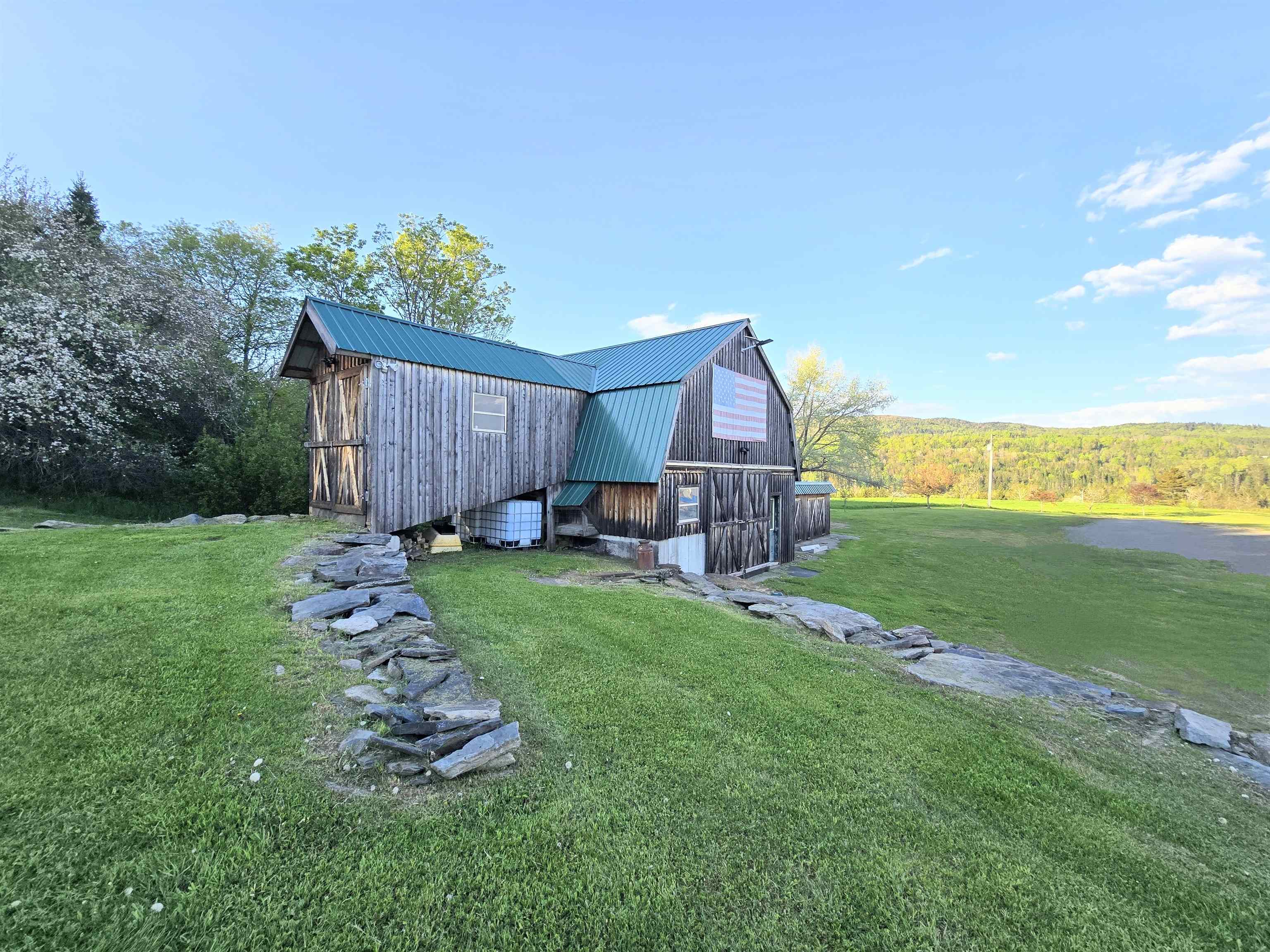 Stewartstown, New Hampshire 03597, United States, 3 Bedrooms Bedrooms, ,2 BathroomsBathrooms,Residential,Active,140955