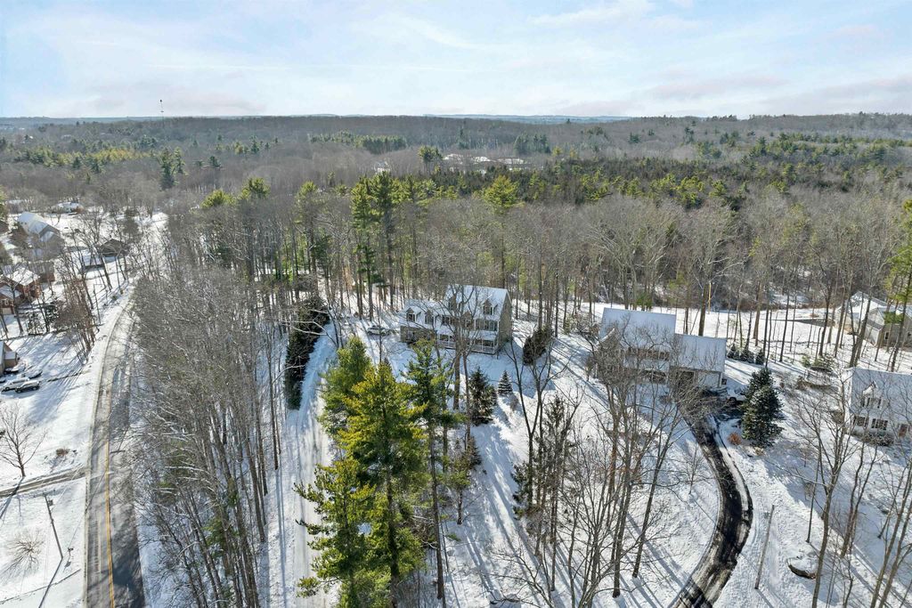 Photo of 14 Lovell Road, Stratham, NH 03885 (MLS # 5073024)