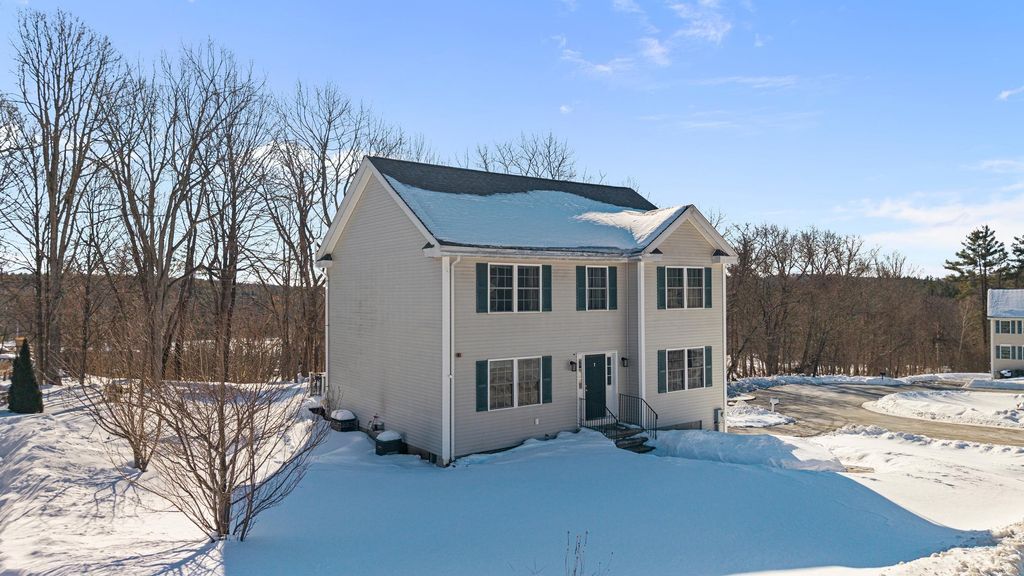 Photo of 7 Lincoln Lane, Chester, NH 03036 (MLS # 5076479)