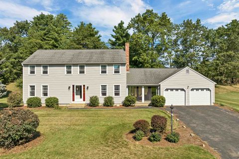 9 Catalina Lane Nashua NH 03064