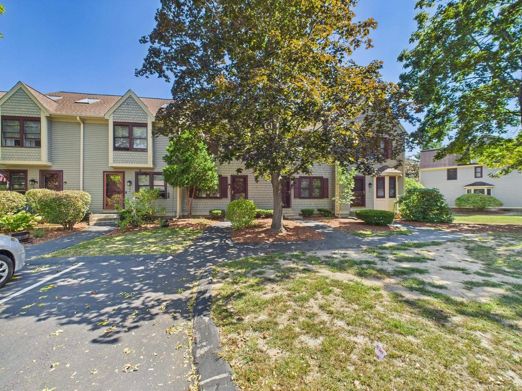 Photo of 28 Bartemus Trail, Nashua, NH 03063 (MLS # 5062760)